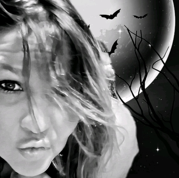 Meet your Posher, Carol - Picture 1 of 1